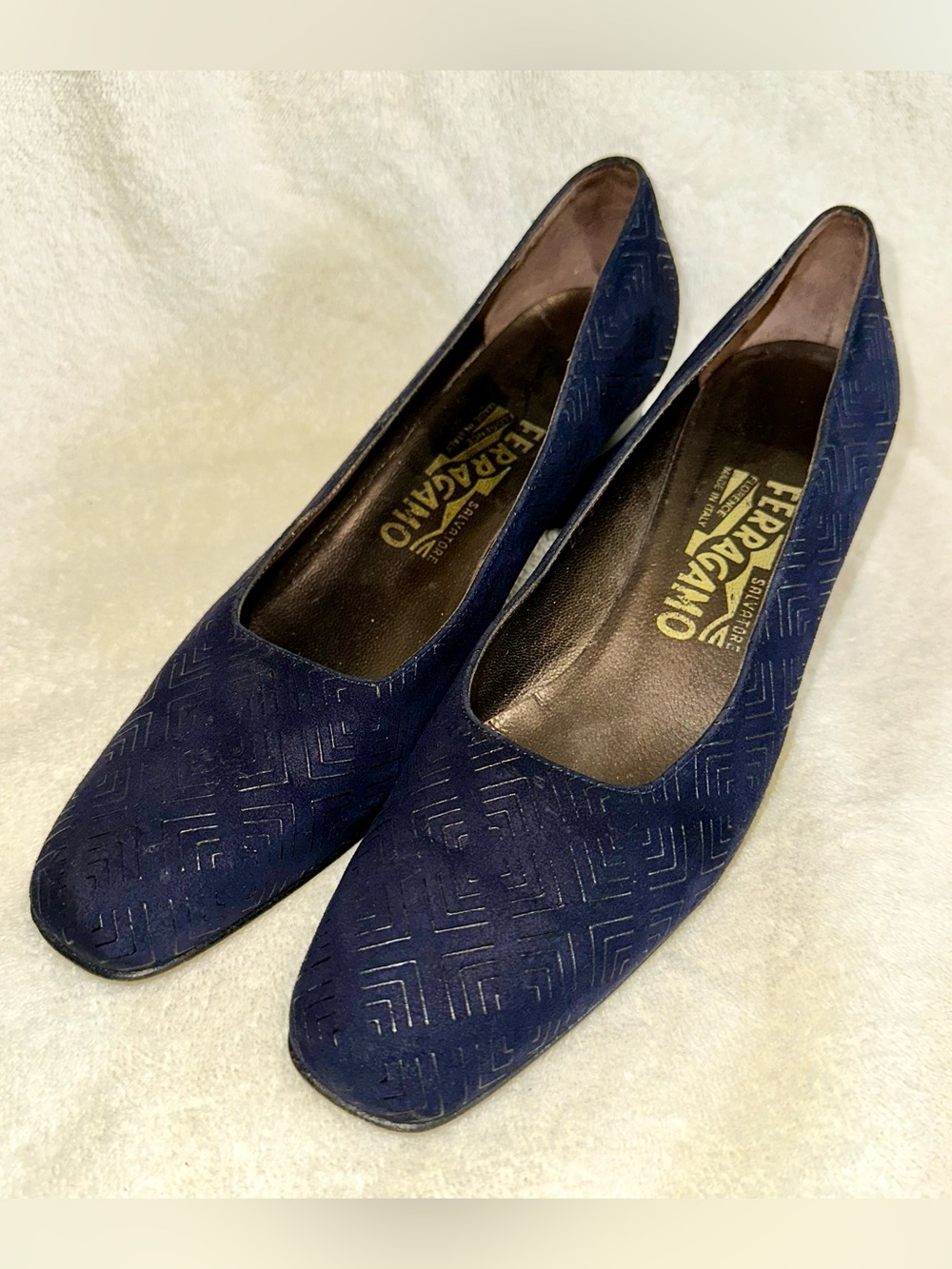 Salvatore Ferragamo Vintage Navy Suede Geometric Block Heel Pumps Italy 8 AA